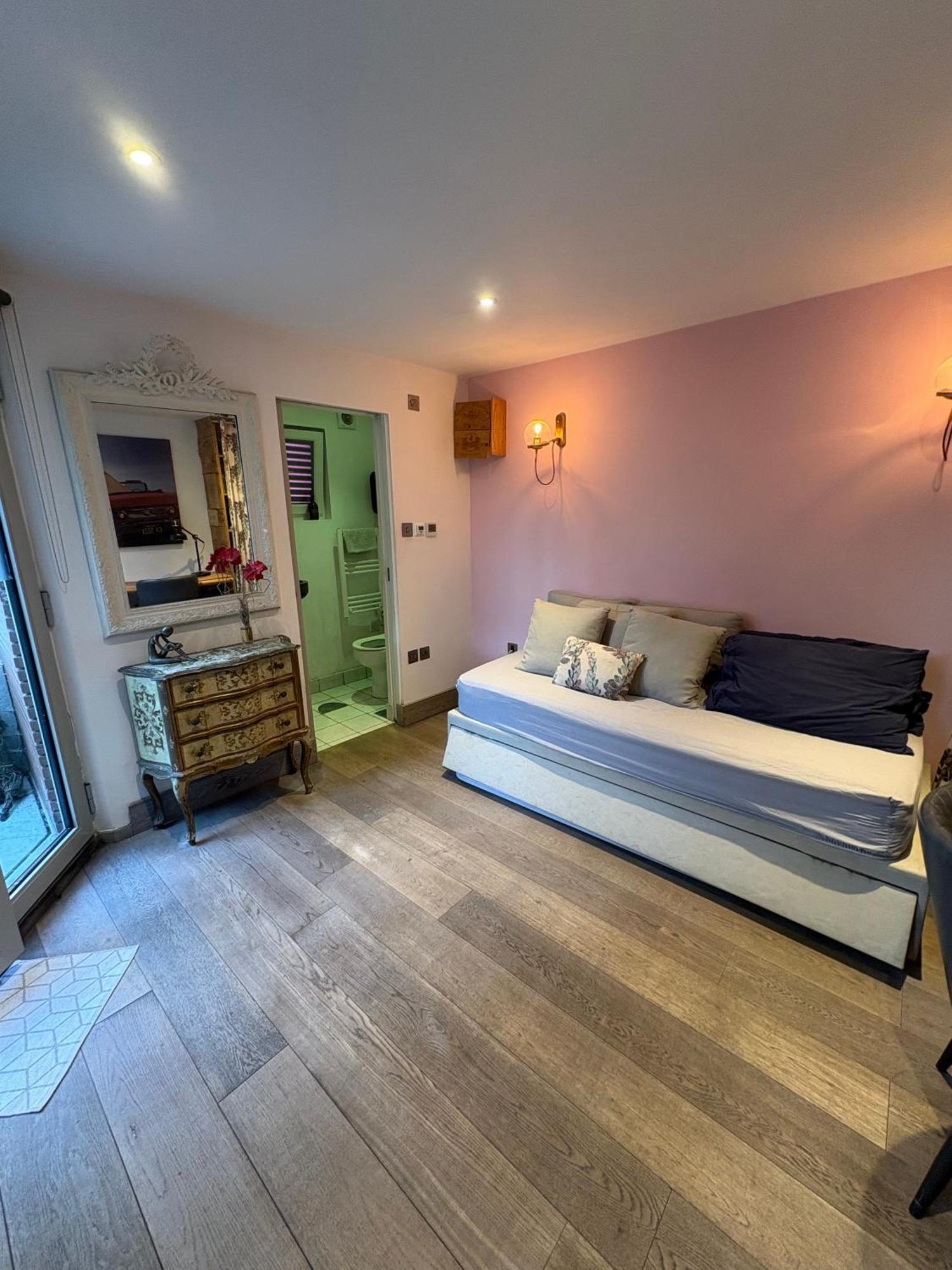 Independent Garden Study Apartment London Exterior photo